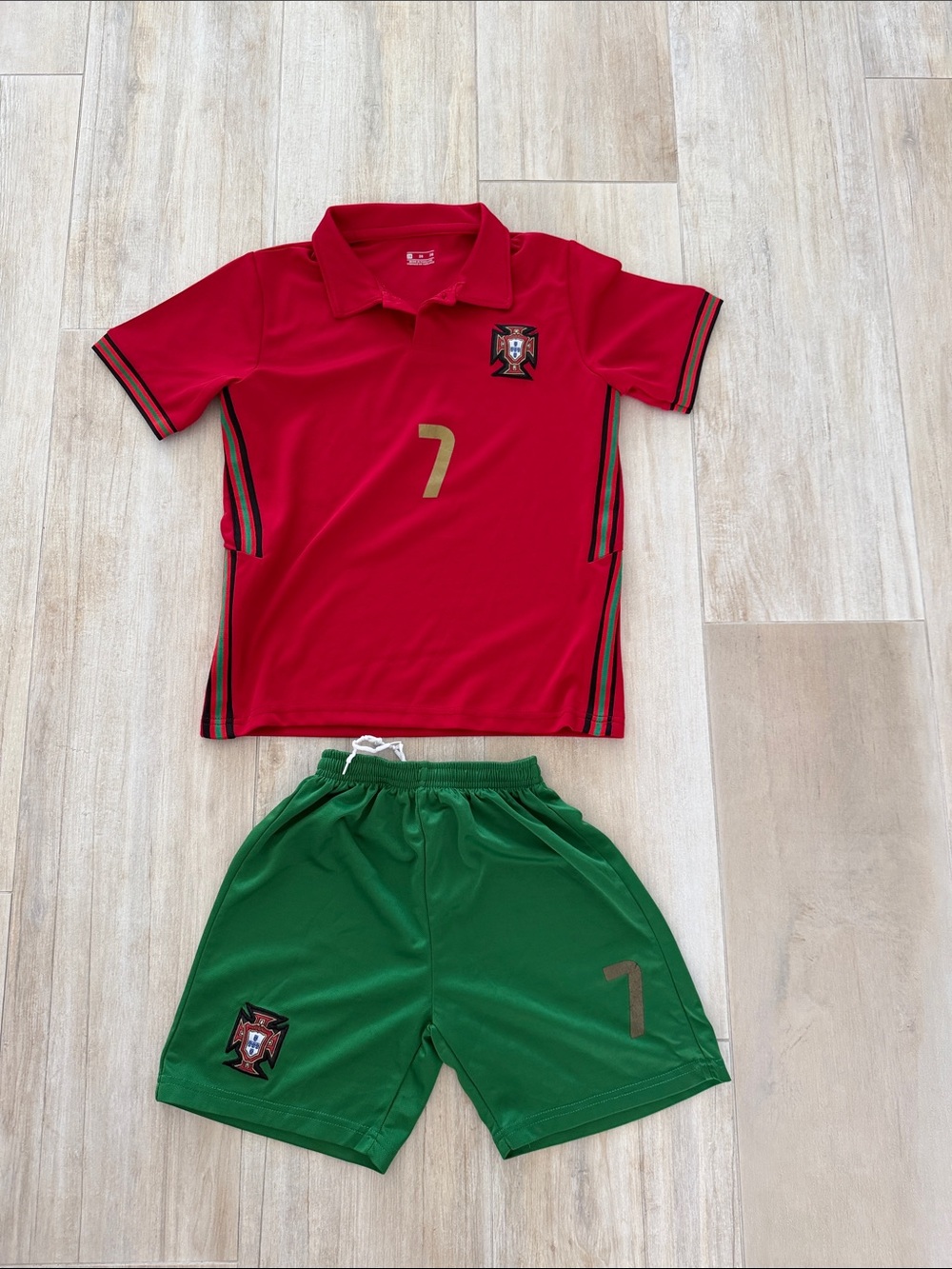 Kids Ronaldo #7 Red Soccer Jersey & Green Shorts Kit